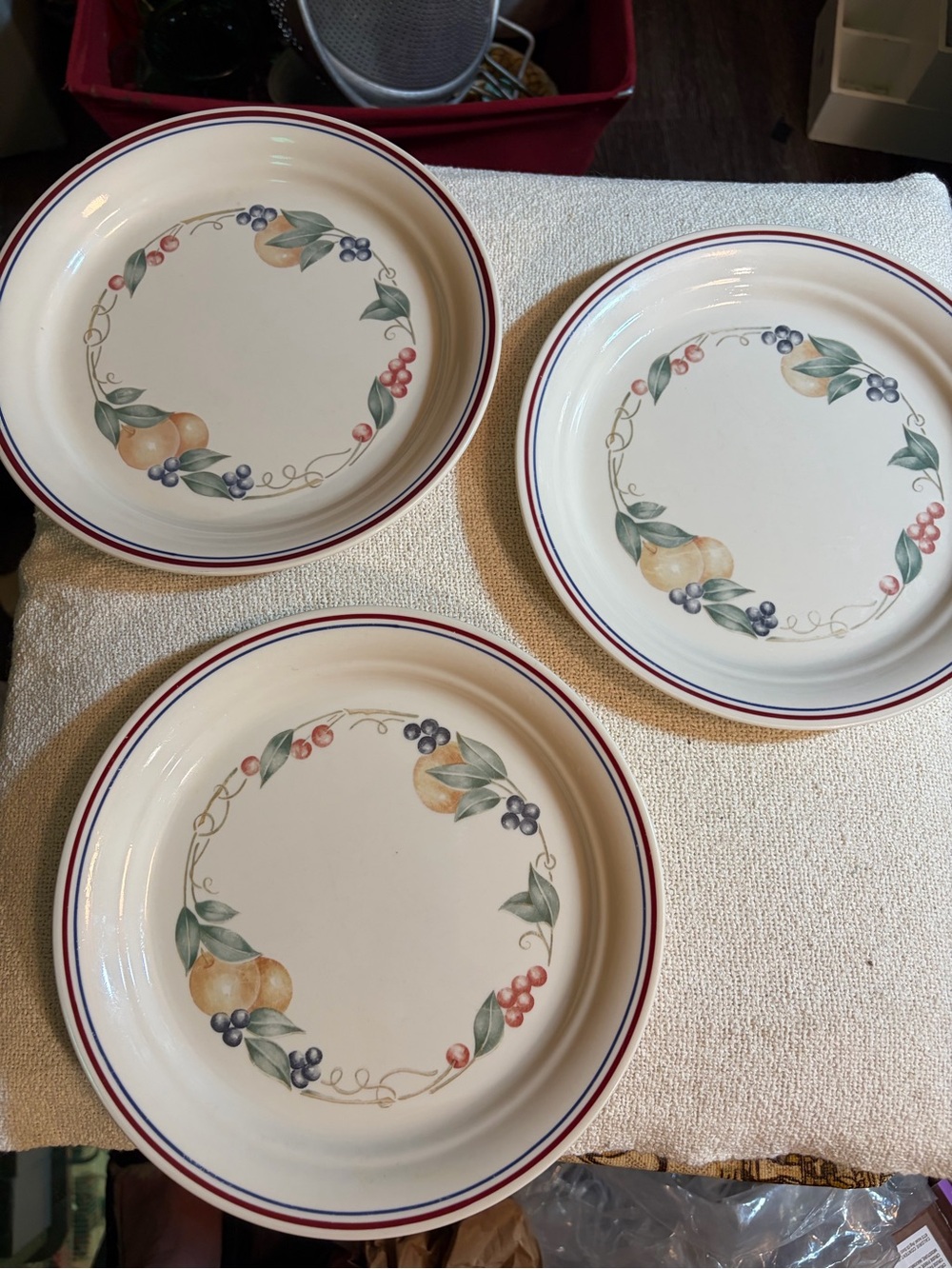 Vintage Corelle Abundance 8.5" Luncheon Salad Plates Set of 6. Retro vibe - Picture 4 of 13